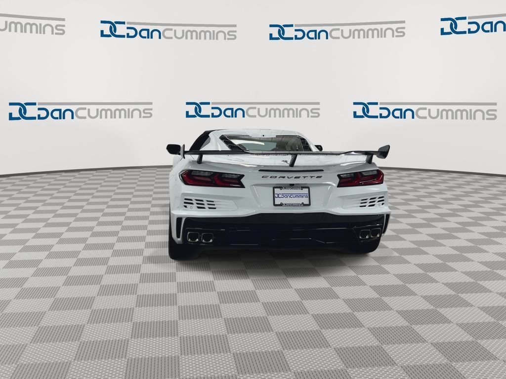 New 2026 Chevrolet Corvette E-Ray w/ Stealth Interior Trim Package AWD/4WD image 7