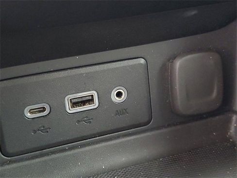 Certified 2024 GMC Terrain SLE image 24