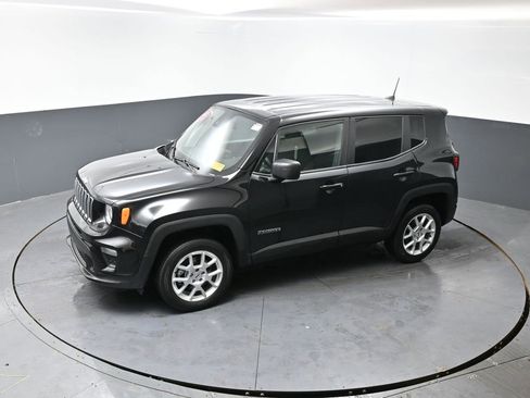 Used 2023 Jeep Renegade Latitude image 42