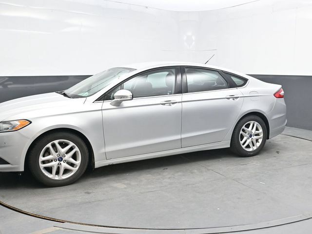 Used 2015 Ford Fusion SE FWD image 3