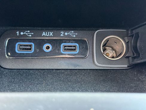 Used 2019 Jeep Grand Cherokee Limited image 34