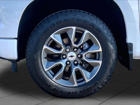 Used 2023 Chevrolet Silverado 1500 RST w/ Z71 Off-Road Package AWD/4WD image 11