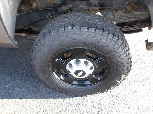 Used 2011 Chevrolet Silverado 2500 LT w/ Interior Plus Package image 23