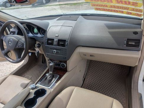 Used 2010 Mercedes-Benz C 300 4MATIC Sedan image 14