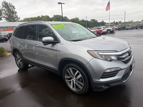 Used 2017 Honda Pilot Touring image 7