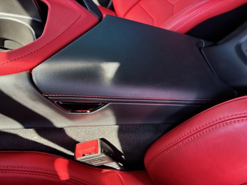 Used 2024 Chevrolet Corvette Z06 RWD image 32