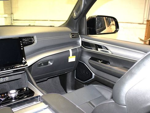 New 2026 Jeep Grand Wagoneer L Limited AWD/4WD image 40
