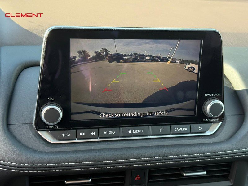 Used 2023 Nissan Rogue S AWD/4WD image 29