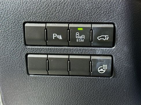 Used 2015 Lexus NX 300h AWD image 17