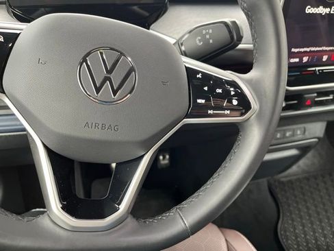 Certified 2025 Volkswagen ID. Buzz Pro S RWD image 46