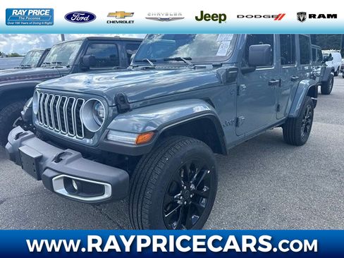 Used 2025 Jeep Wrangler Unlimited Sahara w/ Safety Group AWD/4WD image 1
