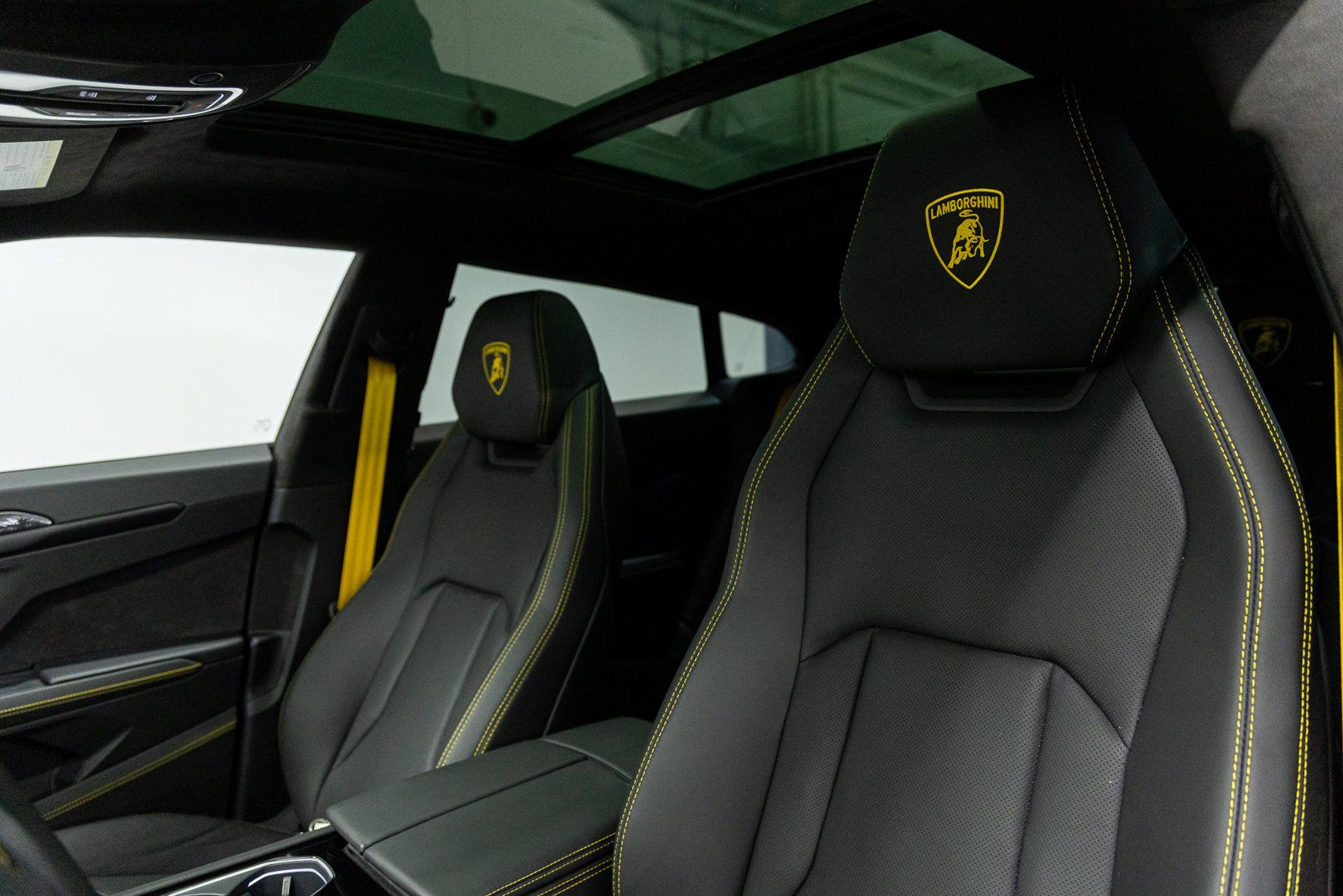 Used 2024 Lamborghini Urus S AWD/4WD image 25