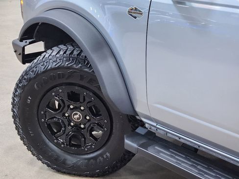 Used 2024 Ford Bronco Wildtrak AWD/4WD image 23