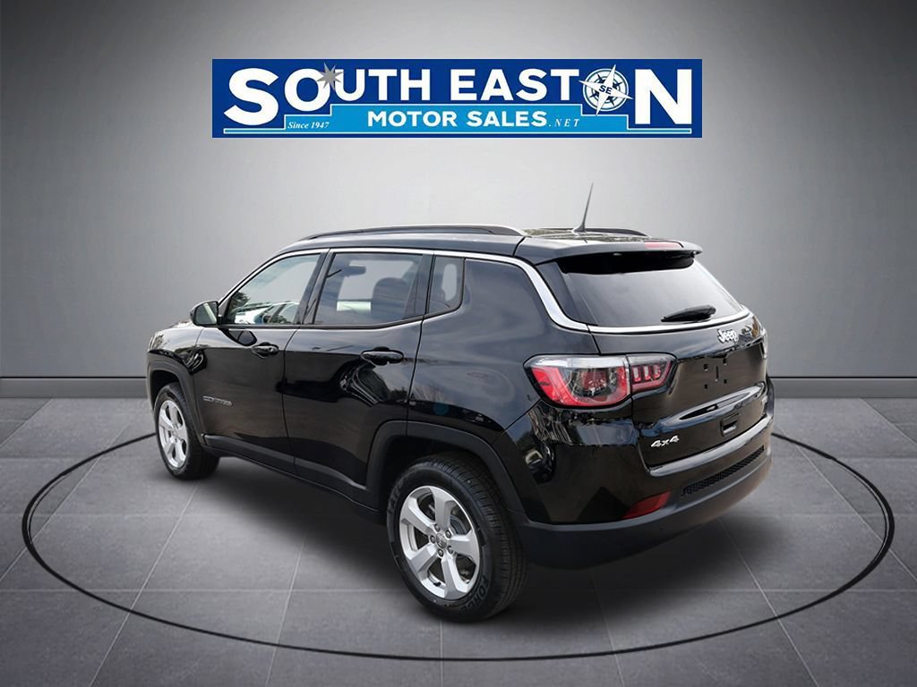 Used 2018 Jeep Compass Latitude w/ Cold Weather Group AWD/4WD image 4