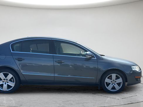 Used 2009 Volkswagen Passat Komfort FWD image 5