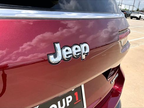 Used 2024 Jeep Grand Cherokee L Limited RWD image 31