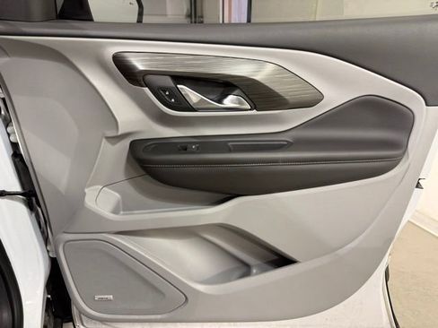 Used 2022 GMC Terrain SLT w/ Infotainment Package II image 28