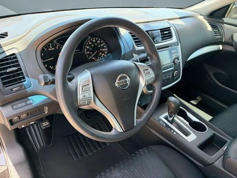 Used 2017 Nissan Altima 2.5 S w/ Power Driver Seat Package FWD image 4