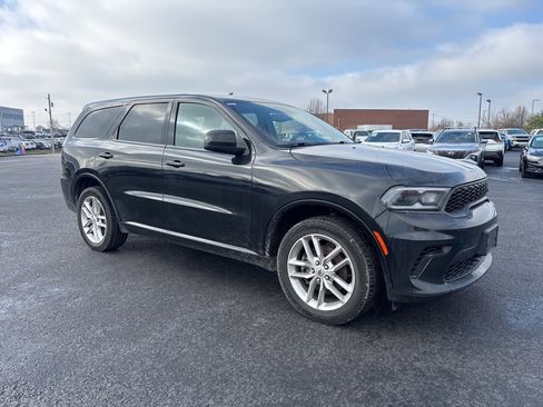 Used 2023 Dodge Durango GT image 3