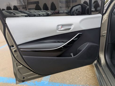 Used 2020 Toyota Corolla XSE image 11