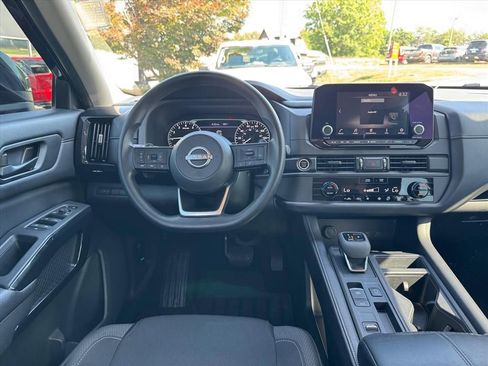 Certified 2024 Nissan Pathfinder S FWD image 13