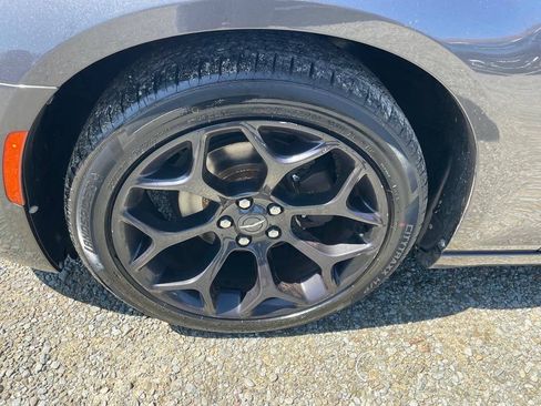 Used 2018 Chrysler 300 S RWD image 28