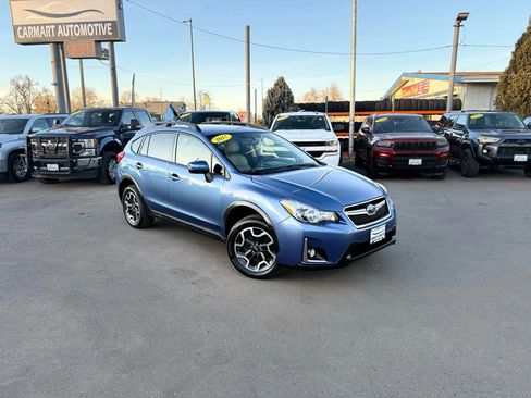 Used 2017 Subaru Crosstrek 2.0i Limited image 2