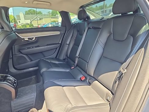 Used 2022 Volvo S90 B6 Inscription w/ Advanced Package AWD/4WD image 14