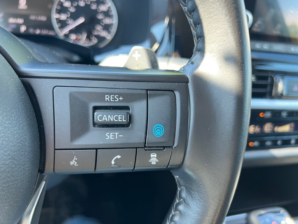 Used 2024 Nissan Pathfinder SV AWD/4WD image 12