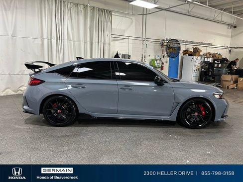 Used 2024 Honda Civic Type R image 9