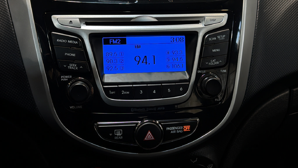 Used 2014 Hyundai Accent SE FWD image 26