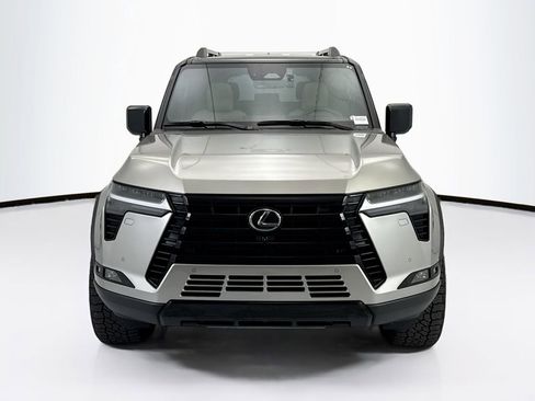 Used 2024 Lexus GX 550 image 2