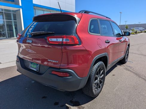 Used 2017 Jeep Cherokee Sport w/ Cold Weather Group AWD/4WD image 32