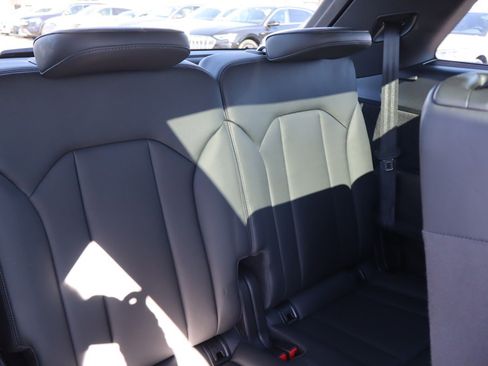 Used 2022 Audi SQ7 Prestige w/ Prestige Package image 23