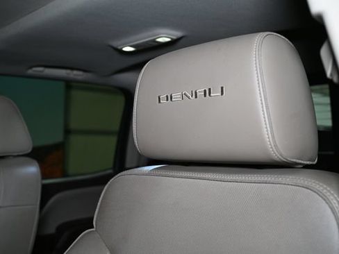 Used 2015 GMC Sierra 2500 Denali w/ Duramax Plus Package AWD/4WD image 31