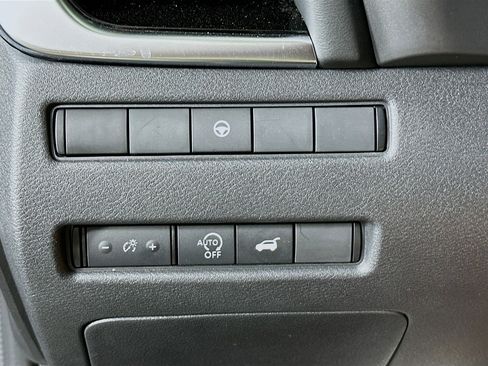 Used 2023 Nissan Rogue SL w/ SL Premium Package FWD image 17