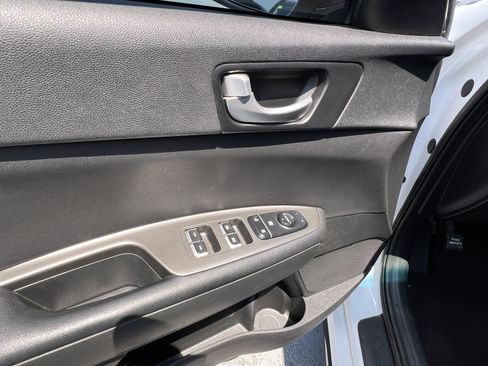 Used 2020 Kia Optima S FWD image 23