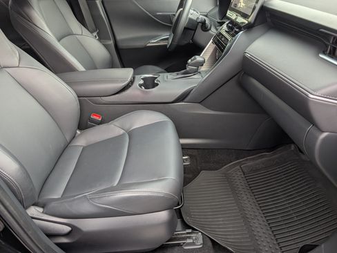 Used 2024 Toyota Venza Nightshade AWD/4WD image 27