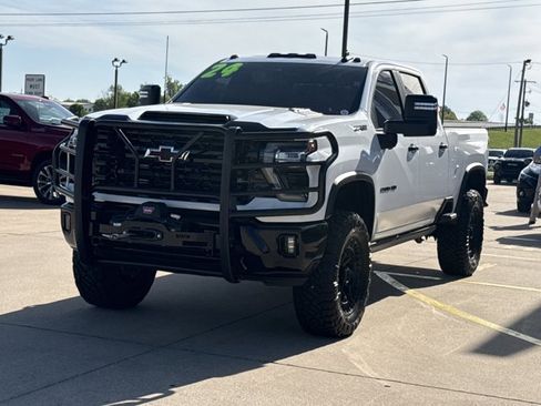 Used 2024 Chevrolet Silverado 2500 ZR2 w/ Technology Package AWD/4WD image 12