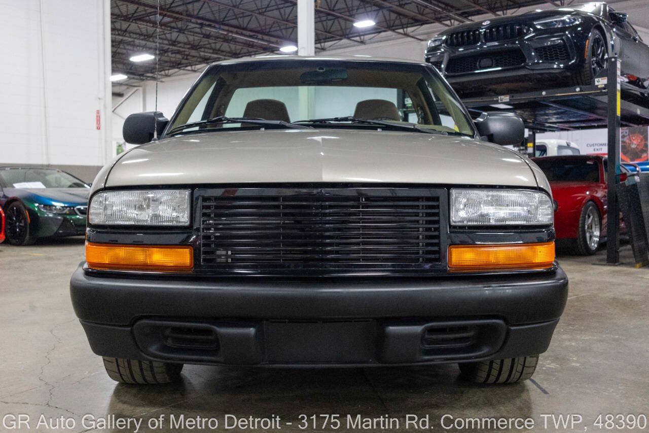 Used 1999 Chevrolet S10 Pickup LS w/ Preferred Equipment Group RWD image 12