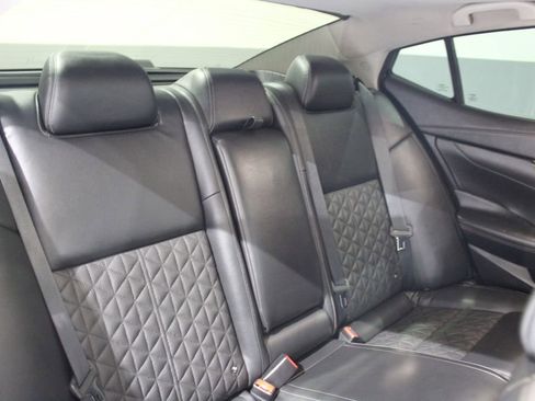 Used 2018 Nissan Maxima Platinum image 17