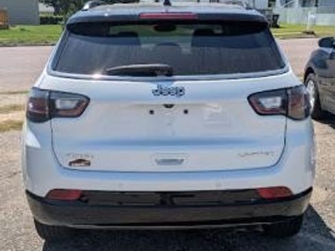 Used 2022 Jeep Compass Limited w/ Elite Group AWD/4WD image 6