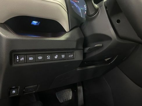 Used 2023 Toyota RAV4 Limited image 15