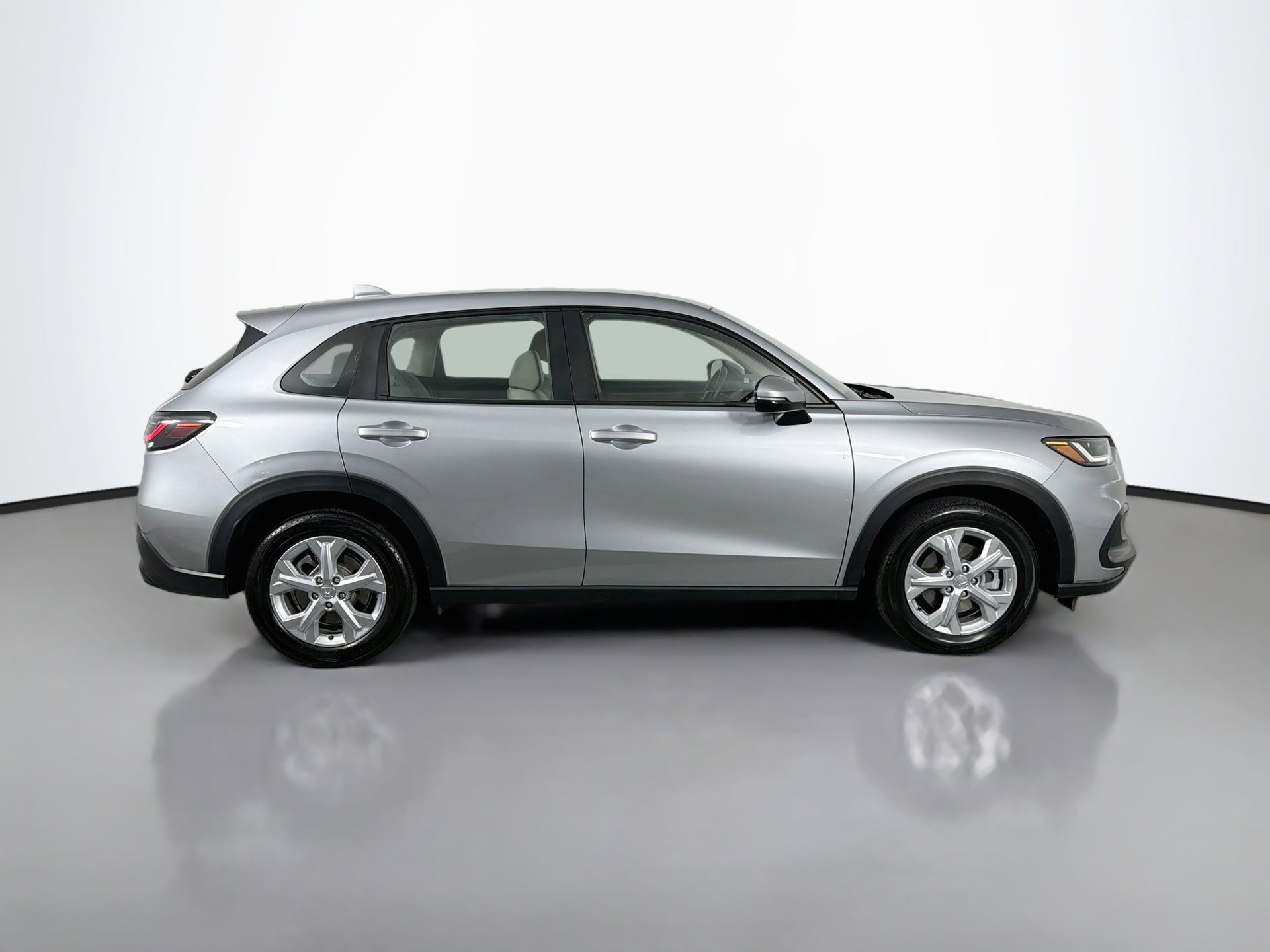 Used 2024 Honda HR-V LX image 2
