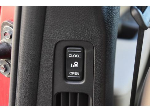 Used 2024 Honda Odyssey Touring image 17