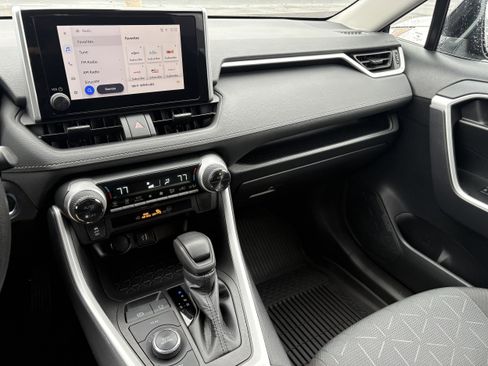Certified 2025 Toyota RAV4 XLE AWD/4WD image 9
