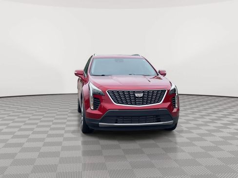 Certified 2022 Cadillac XT4 Premium Luxury w/ Enhanced Visibility Package AWD/4WD image 3
