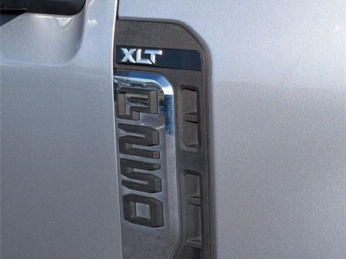 Used 2024 Ford F250 XLT image 9