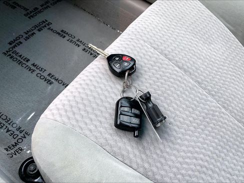 Used 2010 Toyota Camry FWD image 13