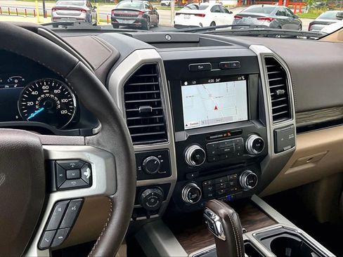 Used 2018 Ford F150 Lariat RWD image 6